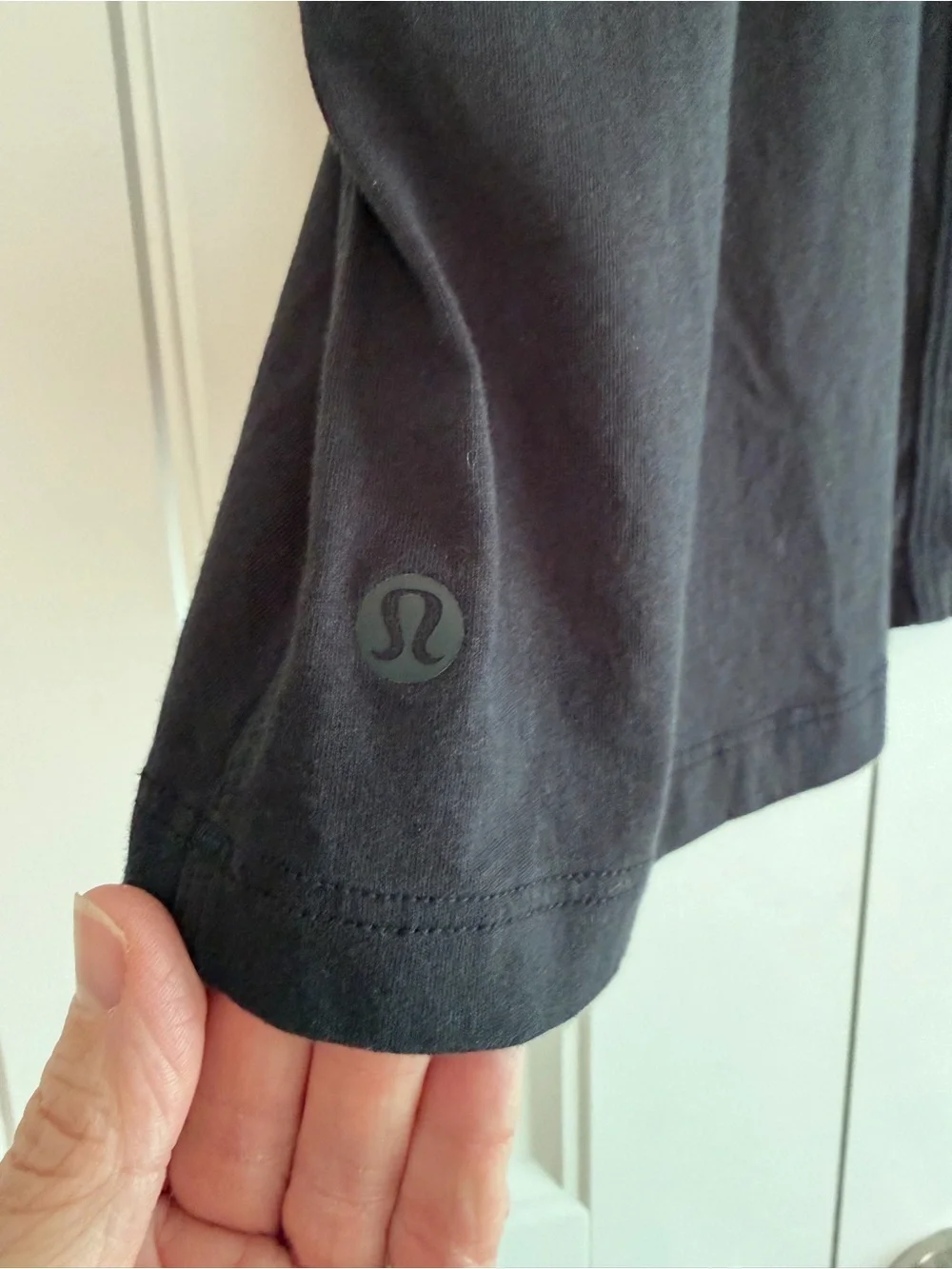 Lululemon Women's Black Basic T-Shirt Sz 6 Classic Short Sleeve Crew Neck Tee
